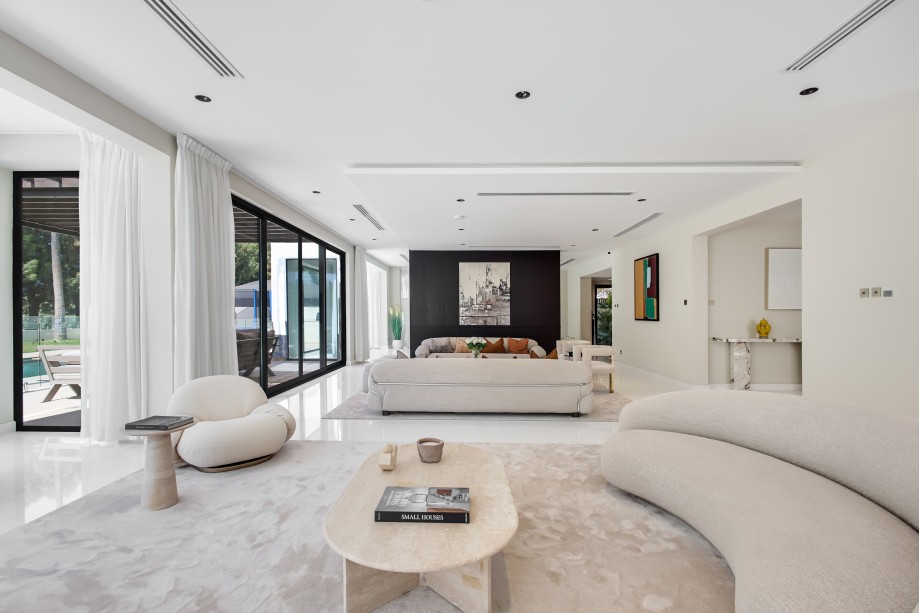 6 Bedroom Villa for Sale in The Lakes - picture 4