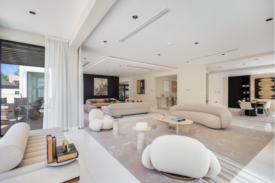 6 Bedroom Villa for Sale in The Lakes - picture 5