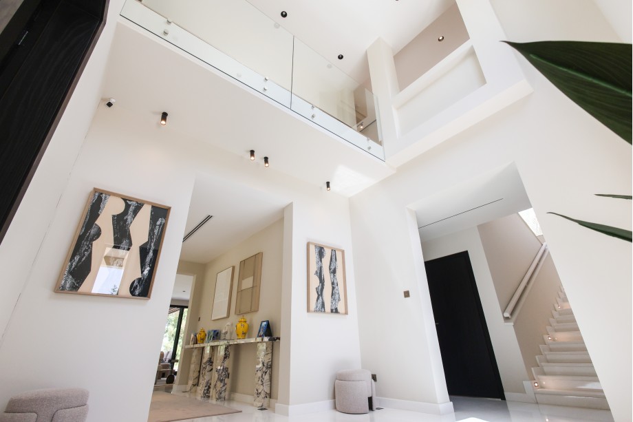 6 Bedroom Villa for Sale in The Lakes - picture 2