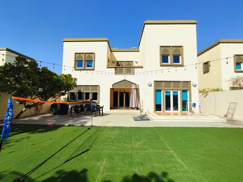 3 Bedroom Villa to rent in Jumeirah Park - picture 1