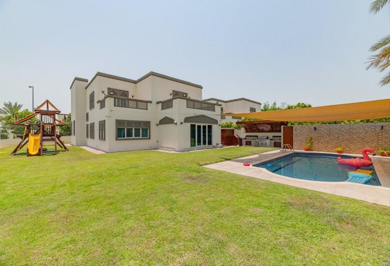 4 Bedroom Villa to rent in Jumeirah Park - picture 1