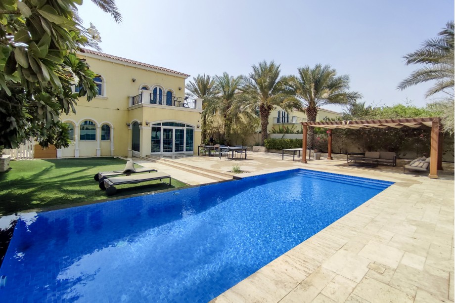 Villa Jumeirah Park - picture 1