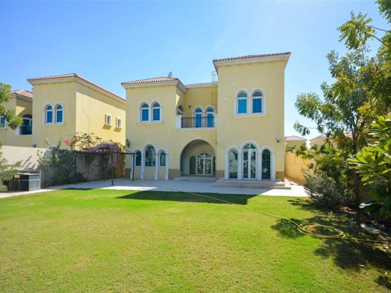 3 Bedroom Villa to rent in Jumeirah Park - picture 1
