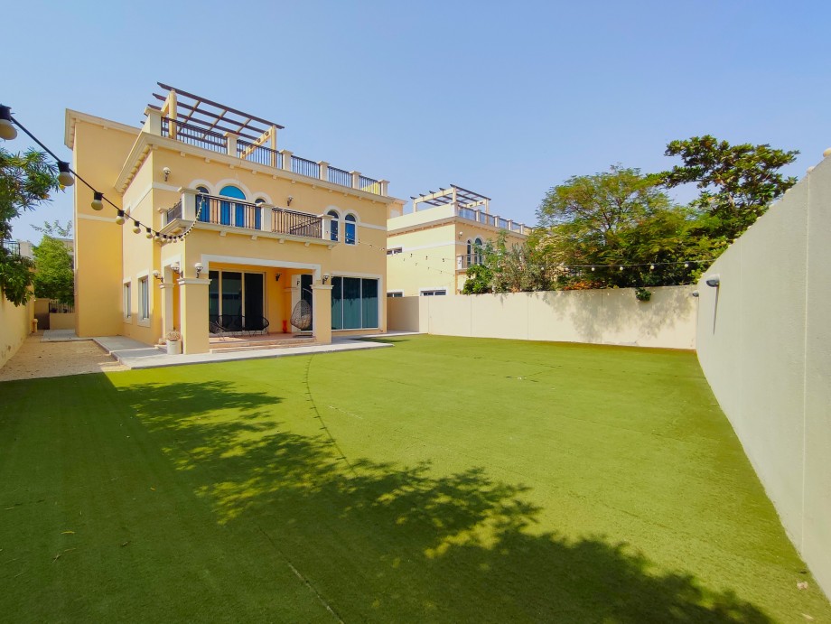 Villa Jumeirah Park - picture 1