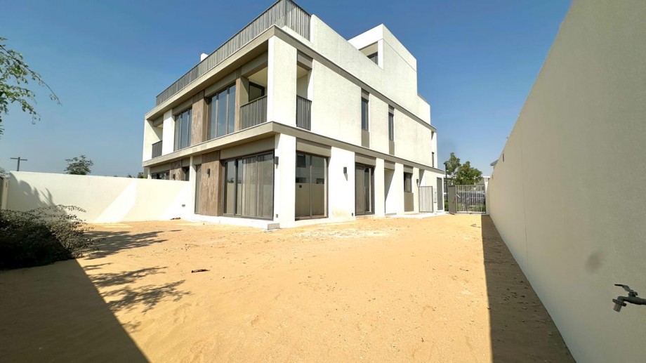 Villa Tilal Al Ghaf - picture 1