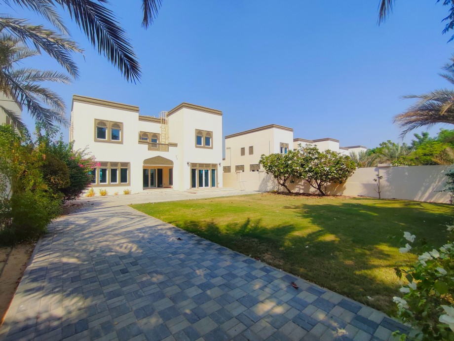 Villa Jumeirah Park - picture 2