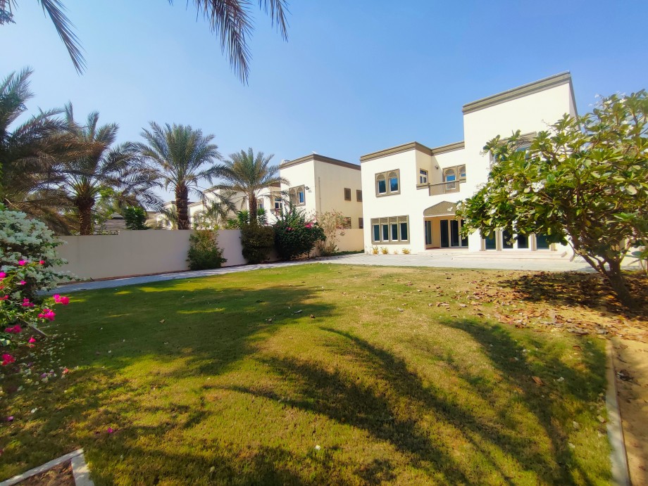 Villa Jumeirah Park - picture 1
