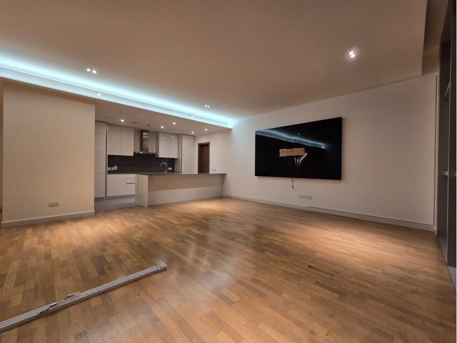 Apartment City Walk - picture 1