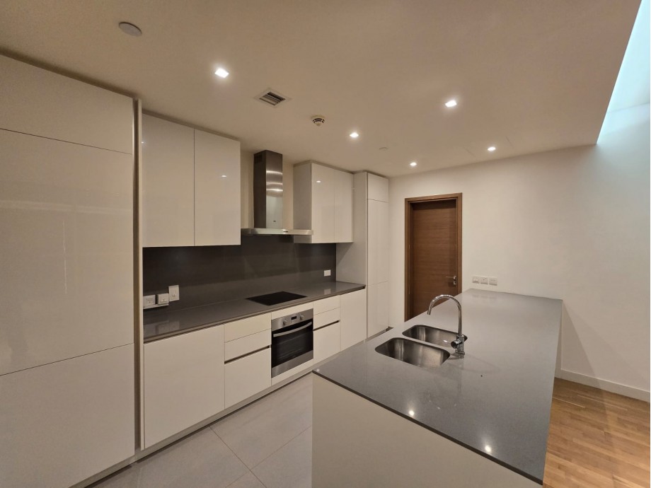 Apartment City Walk - picture 4