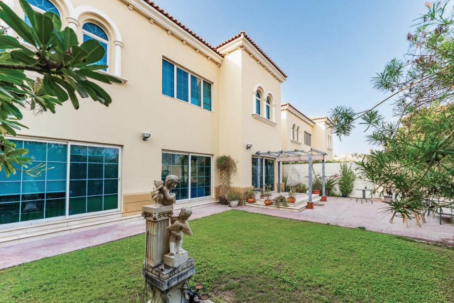 Villa Jumeirah Park - picture 1