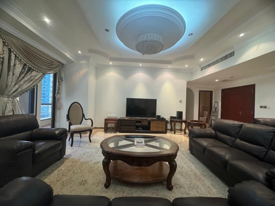 4 Bedroom Apartment for Sale in