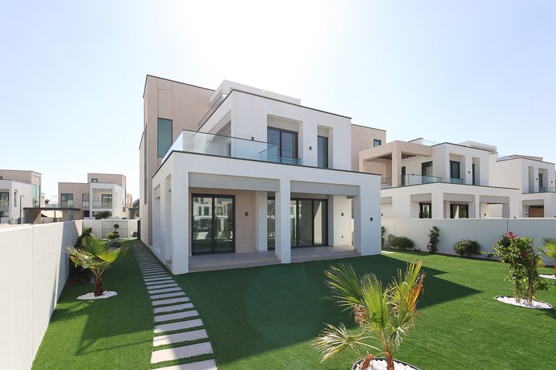 4 Bedroom Villa to rent in - picture 1