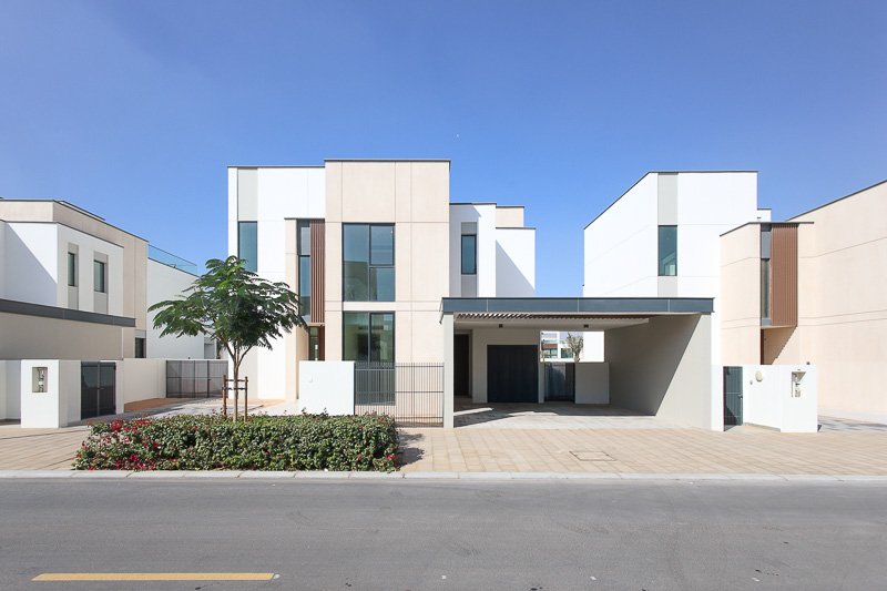 5 Bedroom Villa to rent in - picture 1