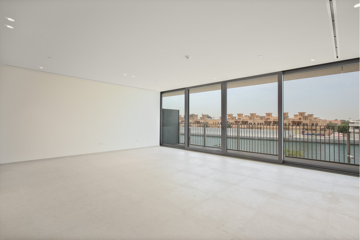 img-gallery