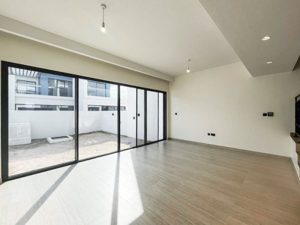 Townhouse Damac Lagoons - picture 3