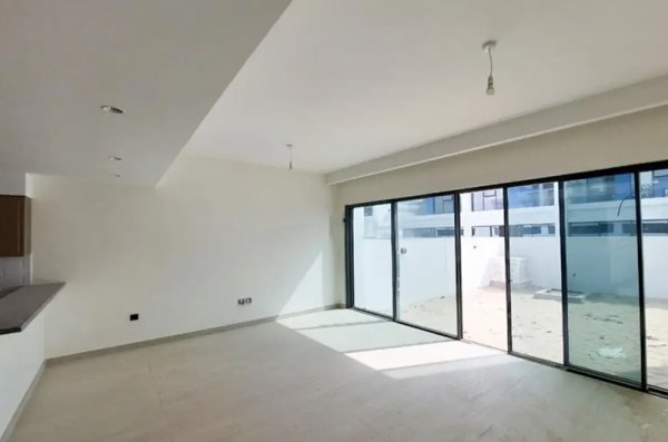 4 Bedroom Townhouse for Sale... - picture 2