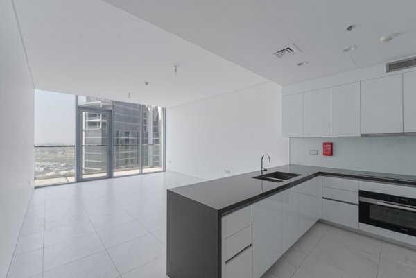 2 Bedroom Apartment for Sale... - picture 4