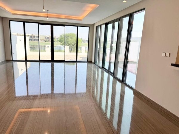 6 Bedroom Villa for Sale in - picture 2