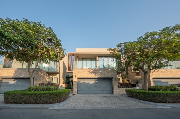 4 Bedroom Villa for Sale in - picture 2