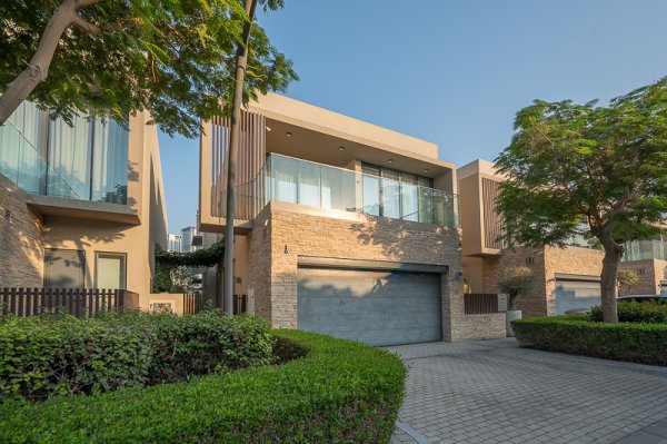 4 Bedroom Villa for Sale in - picture 3