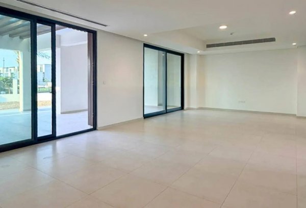 5 Bedroom Villa for Sale in - picture 2