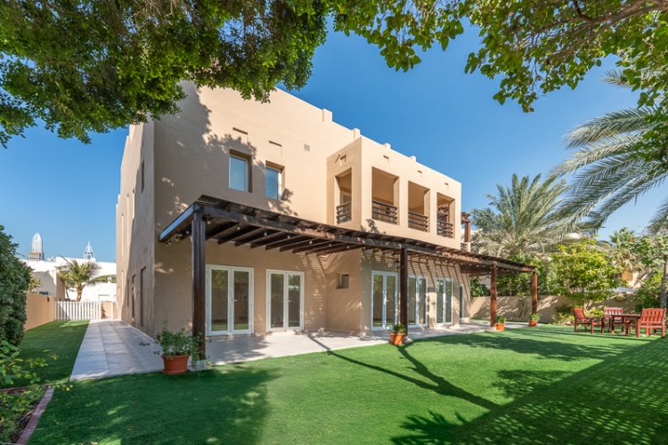 Вилла The Lakes - picture 1