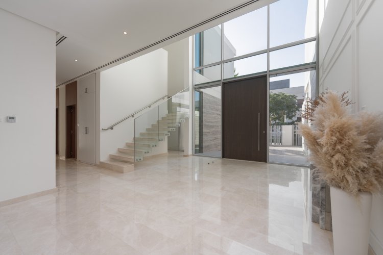 6 Bedroom Villa to rent in - picture 5