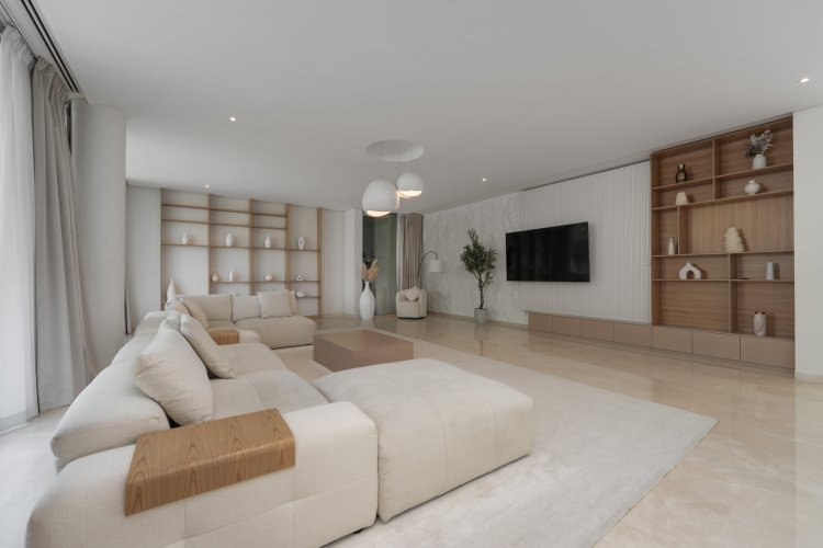 6 Bedroom Villa to rent in - picture 3