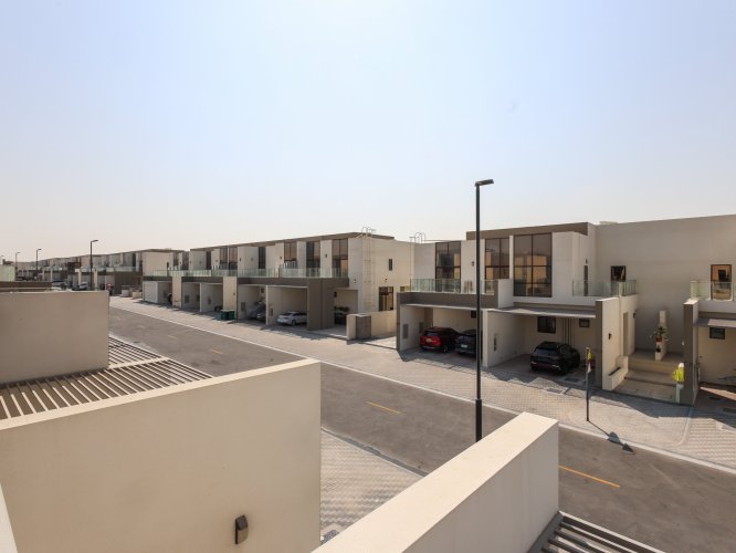 4 Bedroom Villa for Sale in... - picture 1