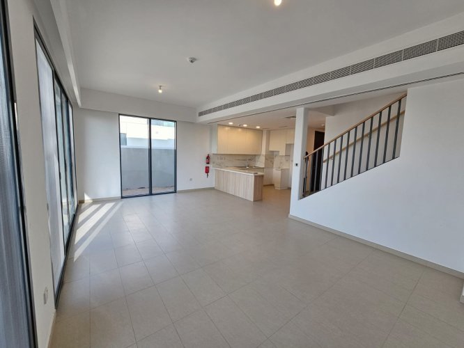 3 Bedroom Townhouse to rent in - picture 3