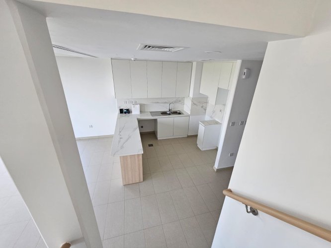 3 Bedroom Townhouse to rent in - picture 4