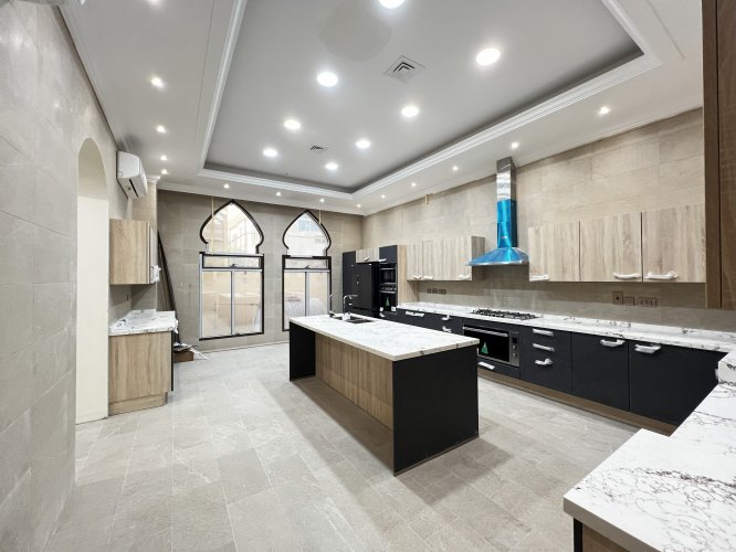 7 Bedroom Villa to rent in - picture 3