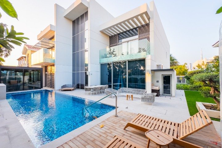 4 Bedroom Villa to rent in - picture 1