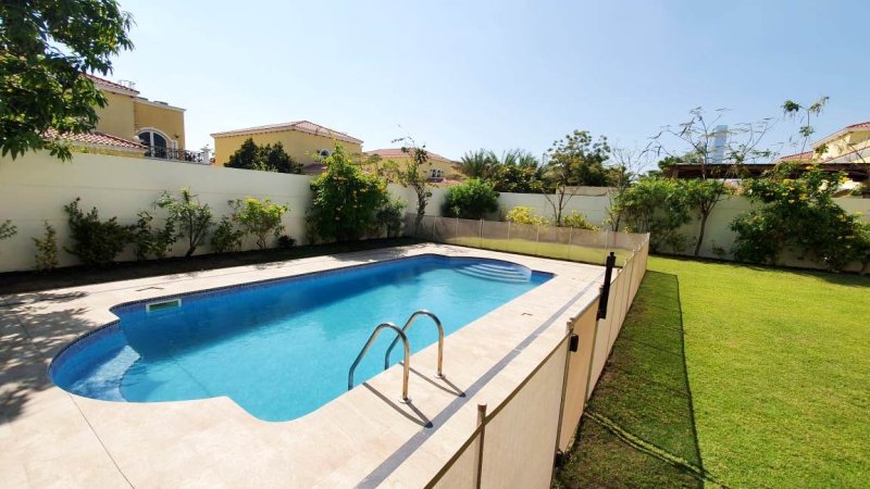 4 Bedroom Villa to rent in - picture 3