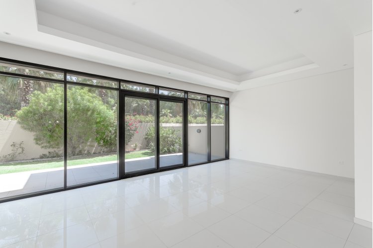 Villa DAMAC Hills - picture 3