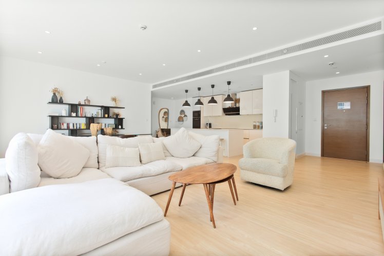 Apartment City Walk - picture 1