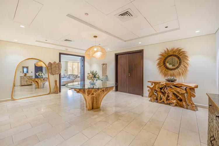 5 Bedroom Villa to rent in... - picture 2