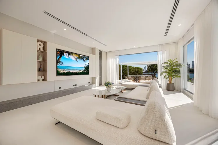 6 Bedroom Villa to rent in... - picture 5
