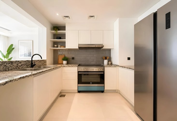 Villa Damac Lagoons - picture 3